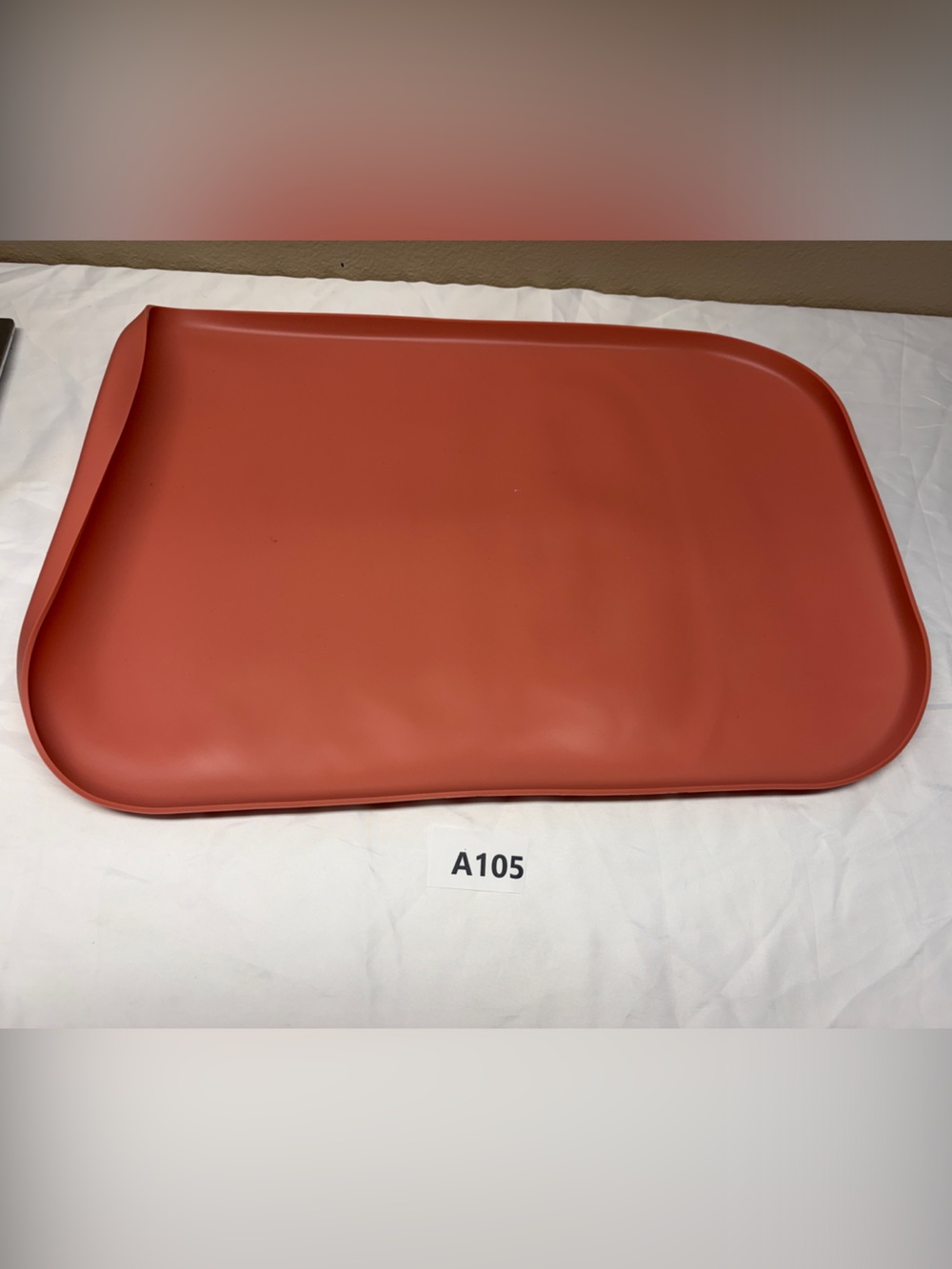 Rubber pet feeding mat